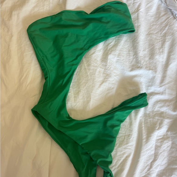 Khassani Swimsuit - Picture 1 of 2